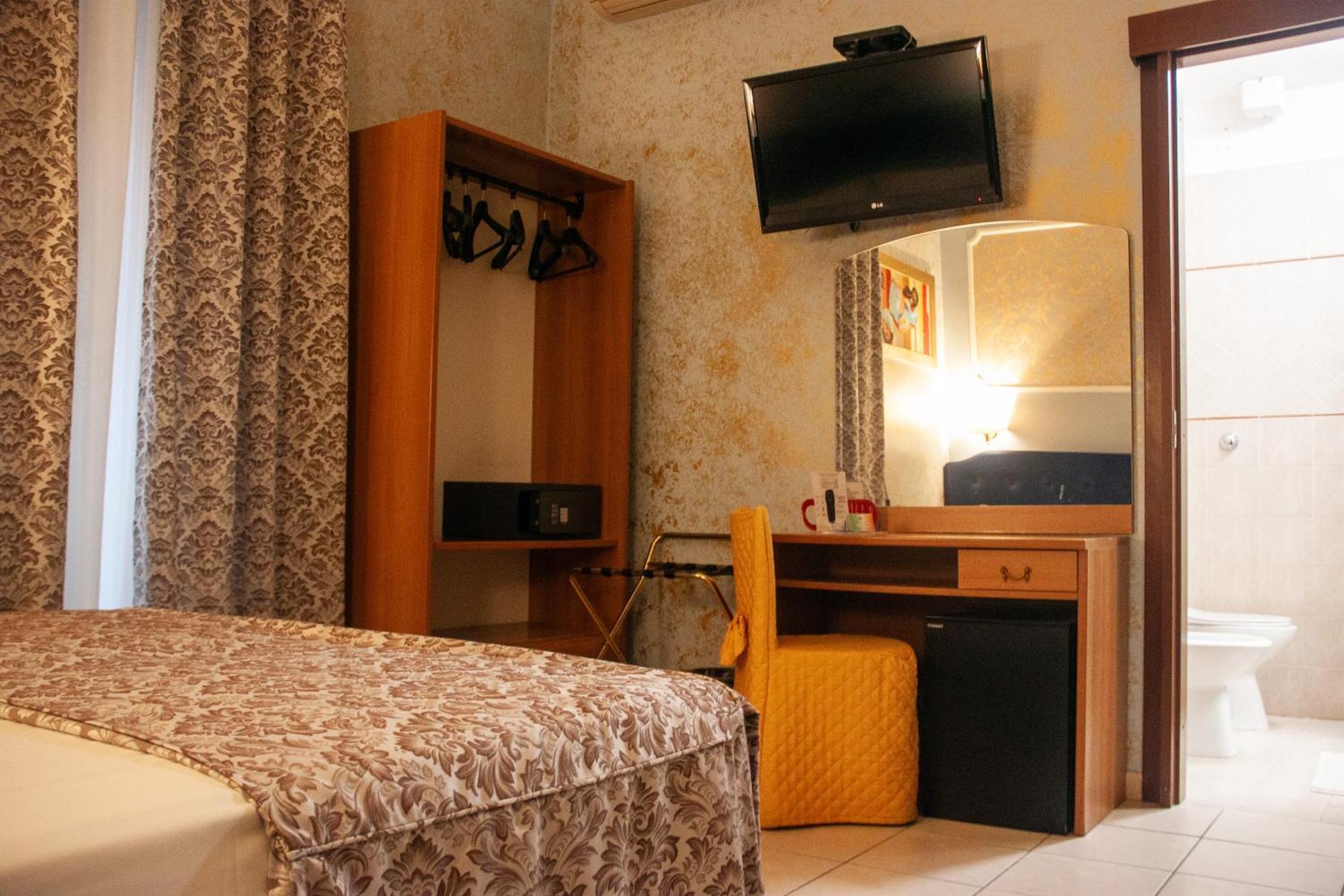 Hotel Assisi Рим Екстер'єр фото